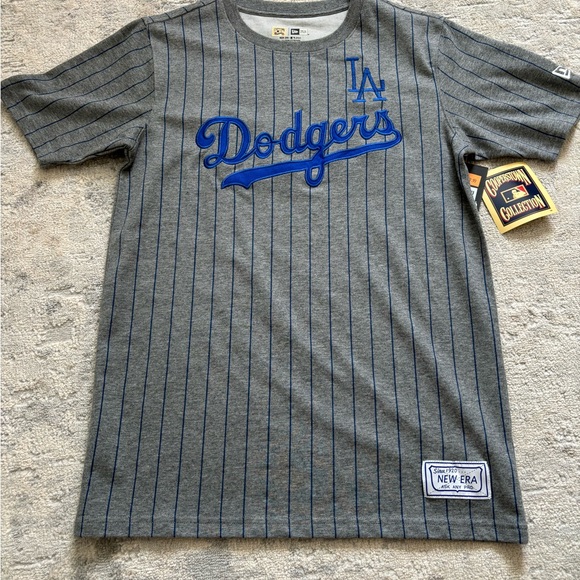 NWT- New Era Copperstown Collection LA Dodgers Pinstripe T-Shirt Size S - Picture 2 of 12